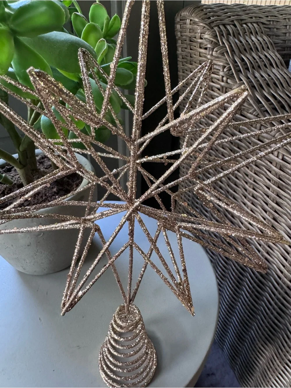 Glittered Wire Star Tree Topper - Gold